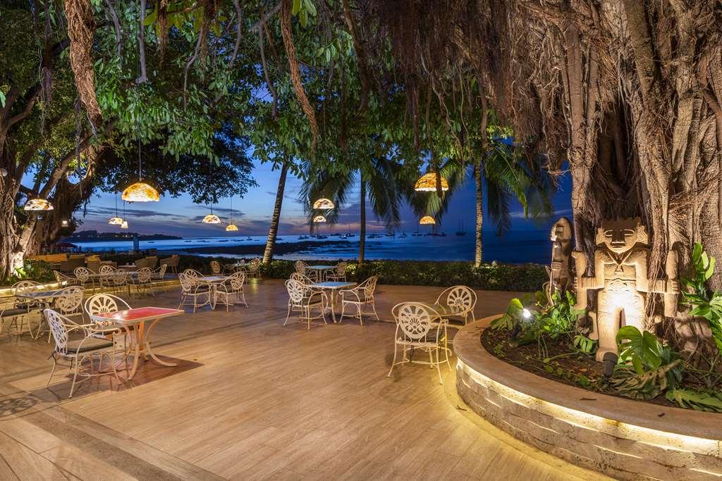 Hotel Tamarindo Diria Beach Resort Ресторан фото